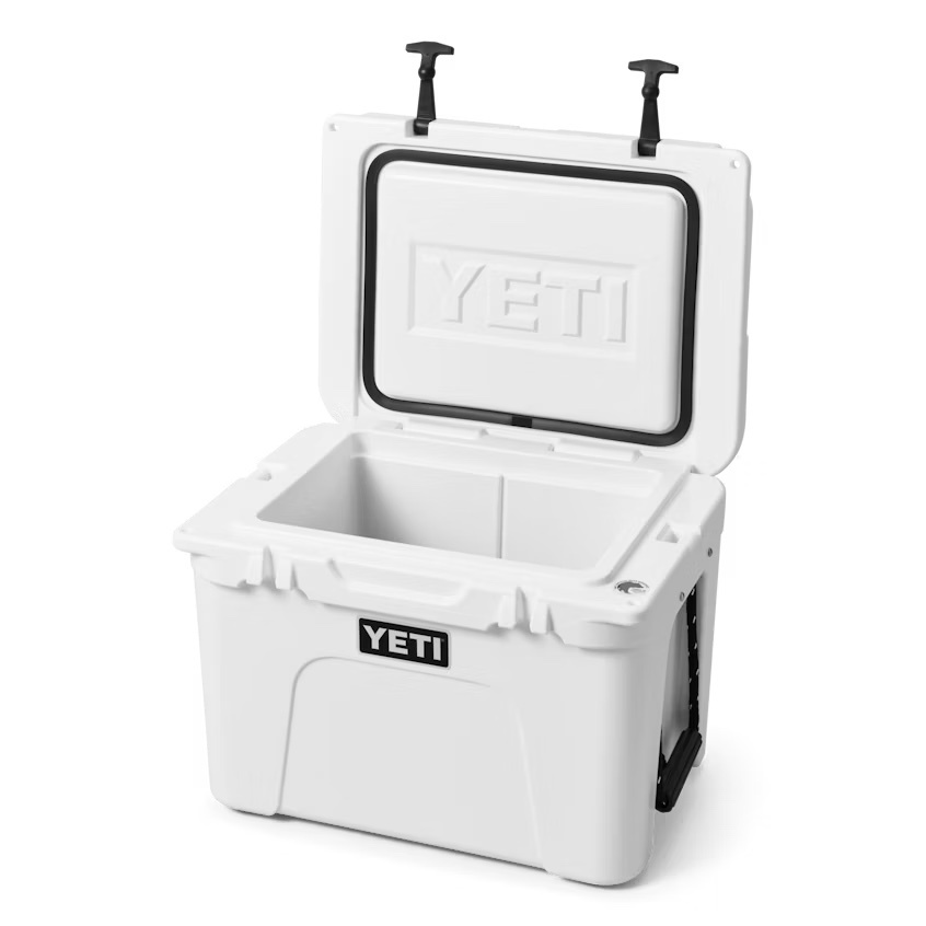 W Tundra 35 White 3qtr Lid Up 34292 B